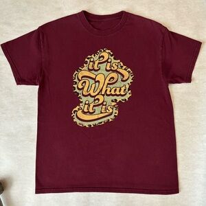 From Factory Connection size adult M color is maroon